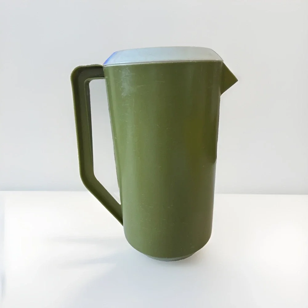 Vintage Avocado Green Rubbermaid 2 1/4 Quart Pitcher J 2445 With Lid 1970's
